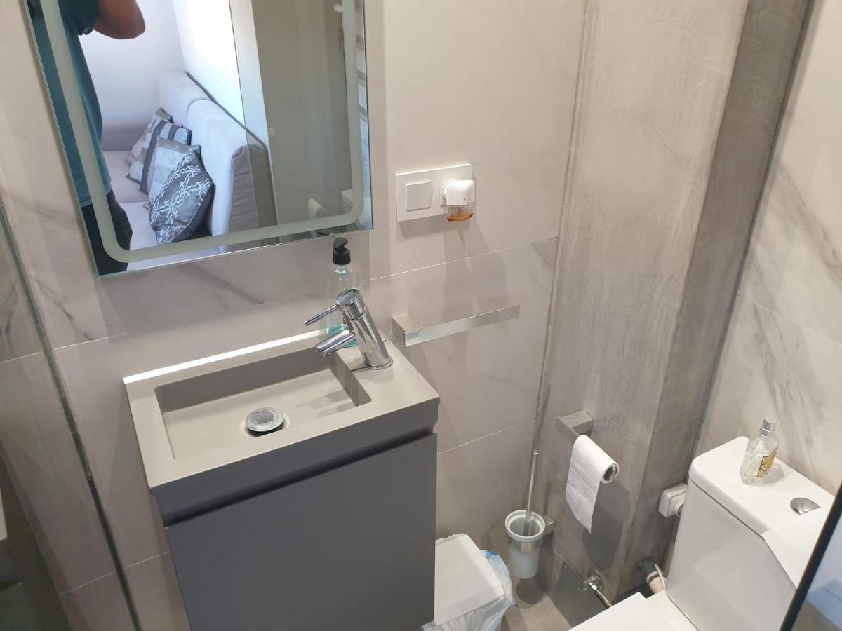 Atico Con Terraza Y Jacuzzi En El Centro Daire Valensiya Dış mekan fotoğraf