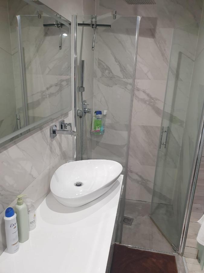 Atico Con Terraza Y Jacuzzi En El Centro Daire Valensiya Dış mekan fotoğraf