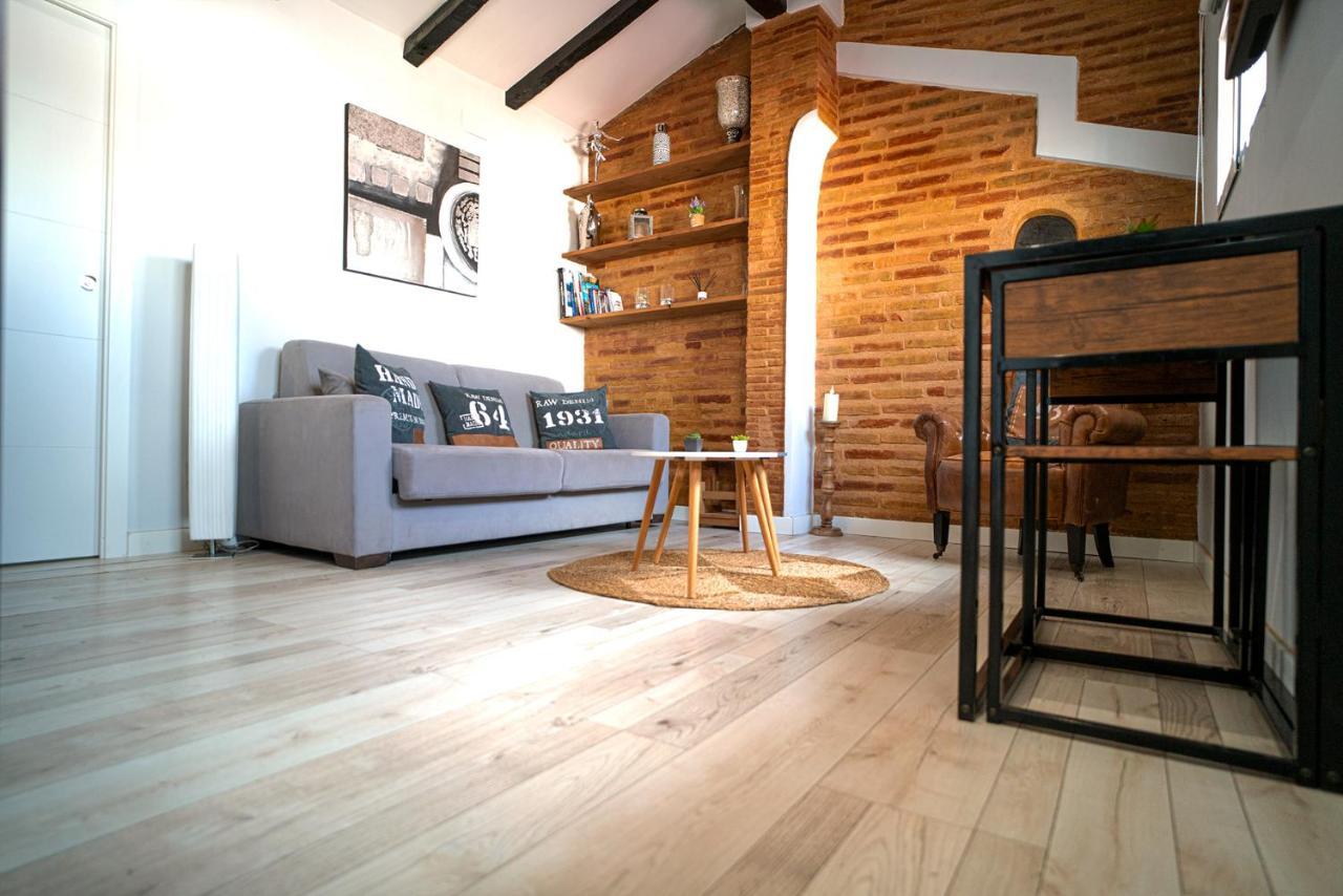 Atico Con Terraza Y Jacuzzi En El Centro Daire Valensiya Oda fotoğraf