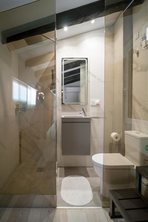 Atico Con Terraza Y Jacuzzi En El Centro Daire Valensiya Oda fotoğraf