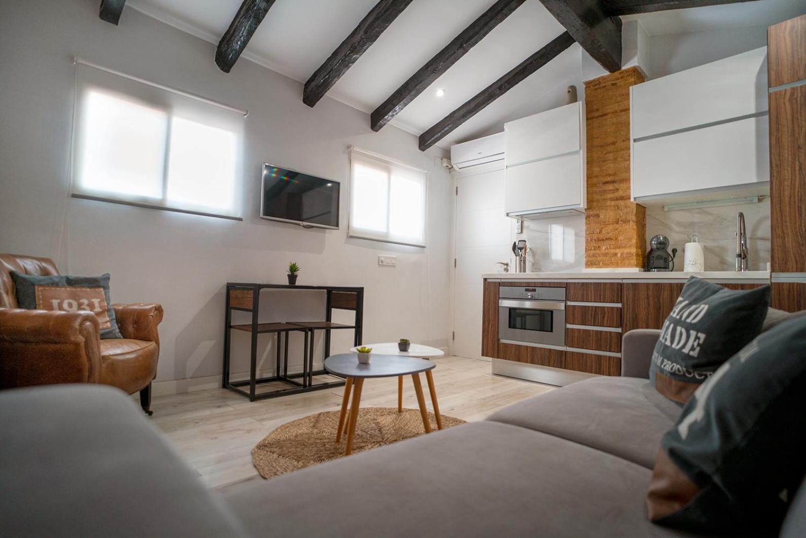 Atico Con Terraza Y Jacuzzi En El Centro Daire Valensiya Oda fotoğraf